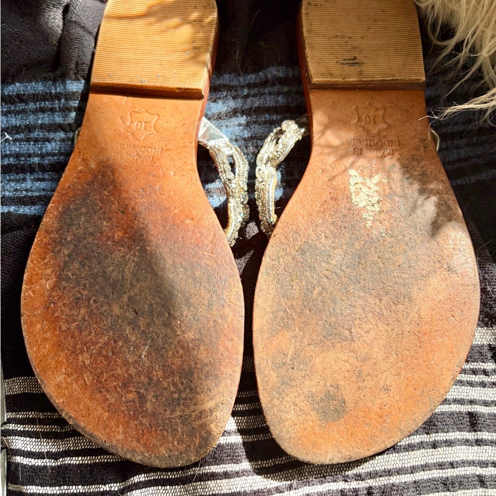 Tommy Bahama Rhinestone Chain-Link Leather Thong Sandals – Women’s Size 10 - Picture 6 of 9